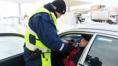 Курян призывают сообщать о пьяных автомобилистах в ГИБДД